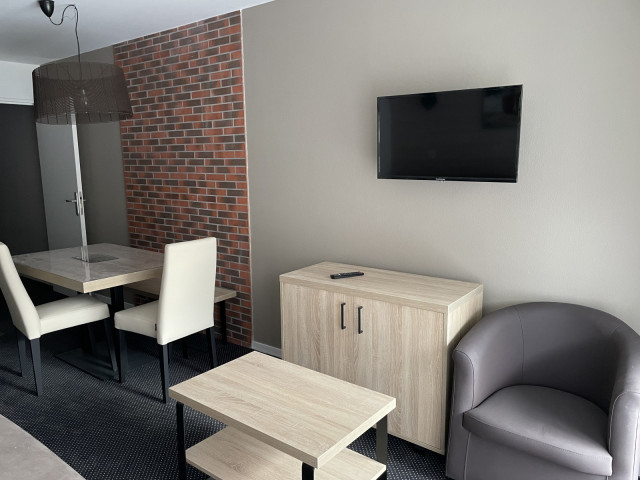 _lv_images__lot_0000000142_03_329443