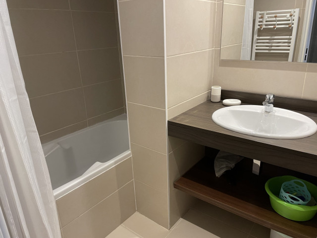 _lv_images__lot_0000000143_10_353316