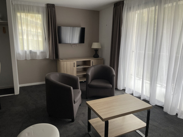 _lv_images__lot_0000000143_11_354682