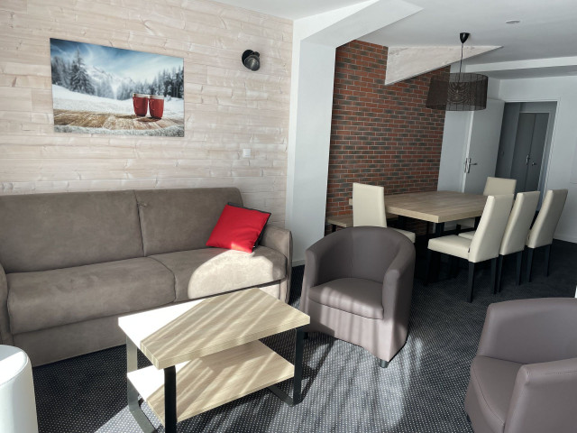 _lv_images__lot_0000000144_03_350107