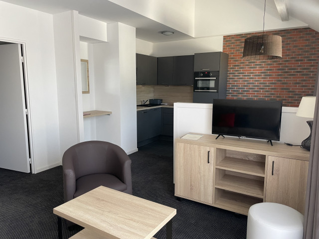 _lv_images__lot_0000000145_02_353409