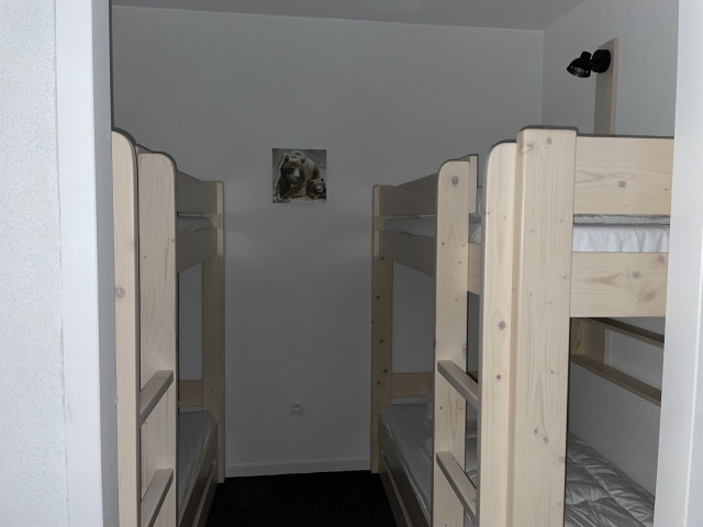 _lv_images__lot_0000000146_09_348054