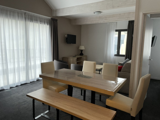 _lv_images__lot_0000000147_01_480051