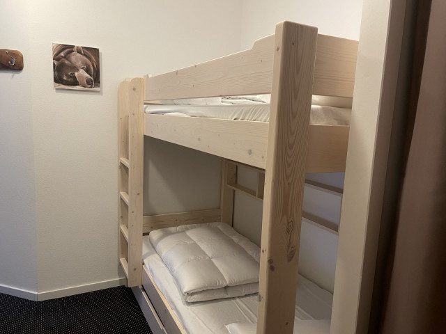 _lv_images__lot_0000000147_08_347069