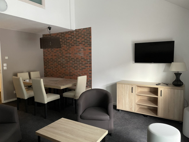 _lv_images__lot_0000000149_02_326103