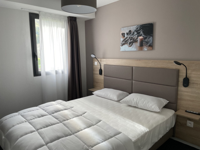 _lv_images__lot_0000000151_08_353025