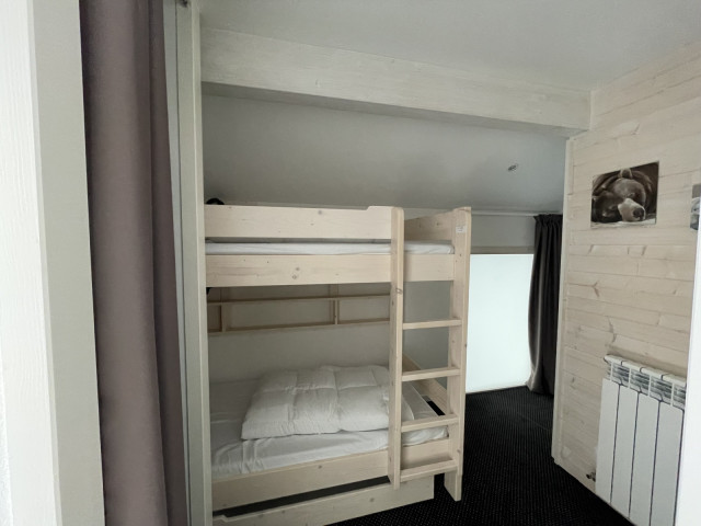 _lv_images__lot_0000000151_09_353026