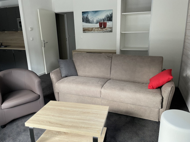 _lv_images__lot_0000000151_13_353030