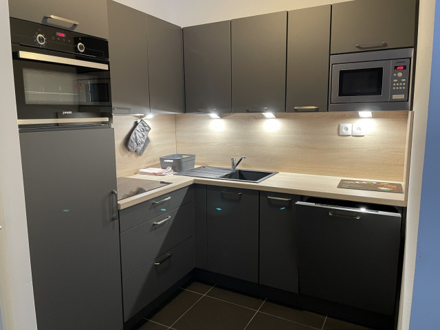 _lv_images__lot_0000000153_06_342802