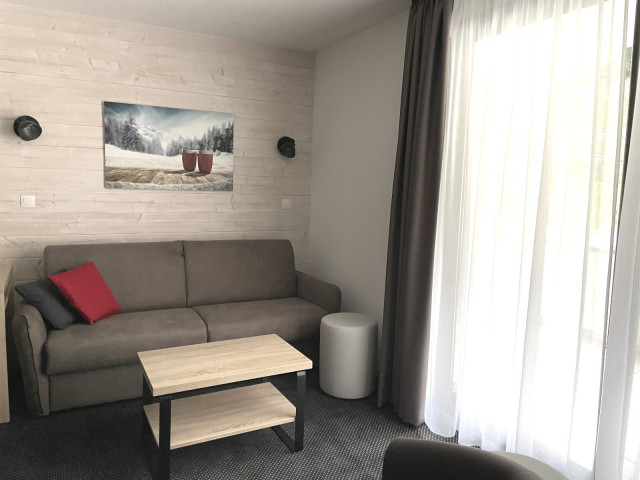 _lv_images__lot_0000000153_12_353071