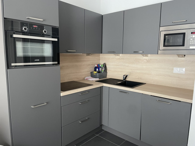 _lv_images__lot_0000000155_06_320034