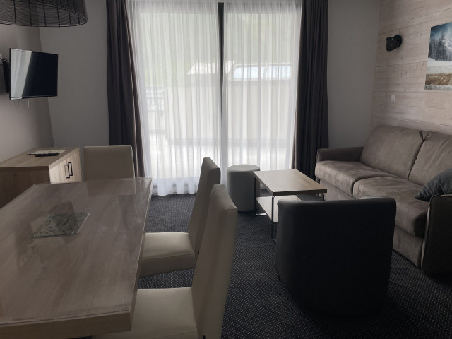 _lv_images__lot_0000000155_12_350275