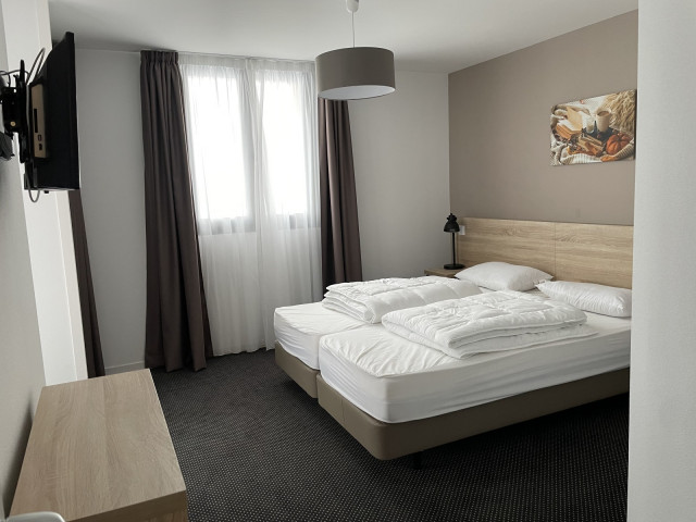 _lv_images__lot_0000000161_10_328870