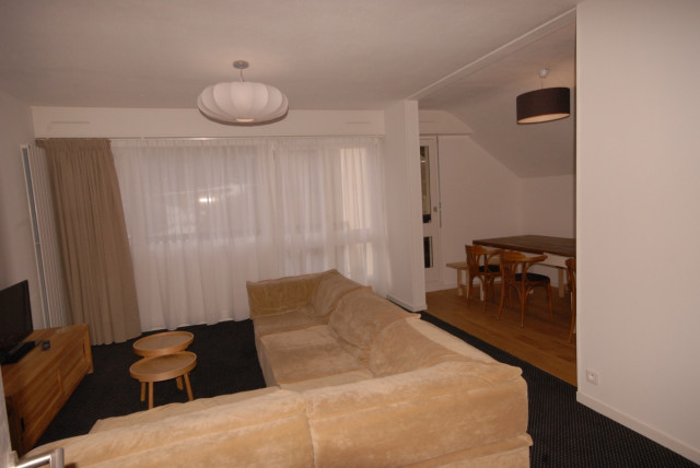 _lv_images__lot_0000000244_01_291203