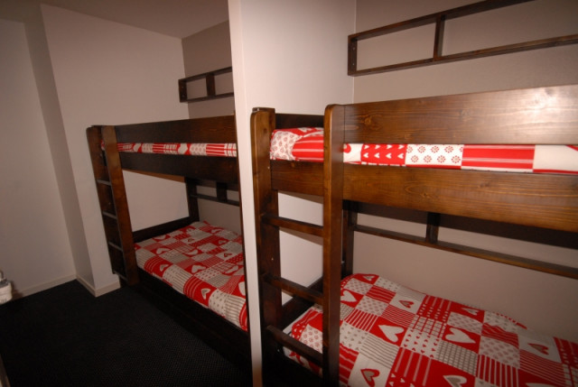 _lv_images__lot_0000000246_06_294425