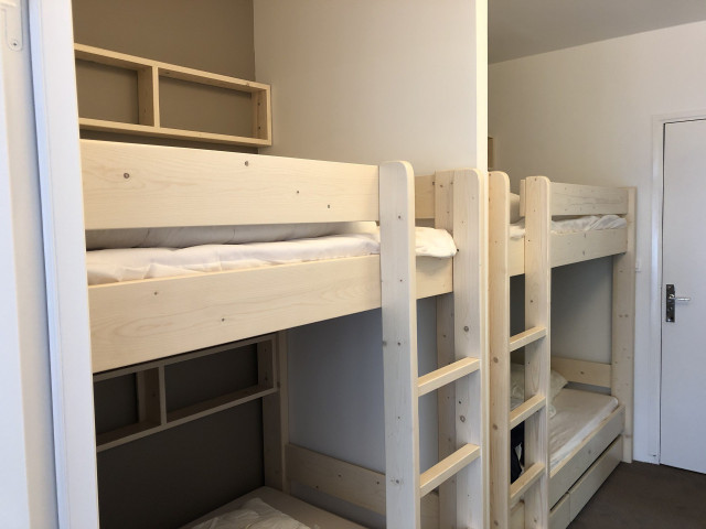 _lv_images__lot_0000000257_03_294536