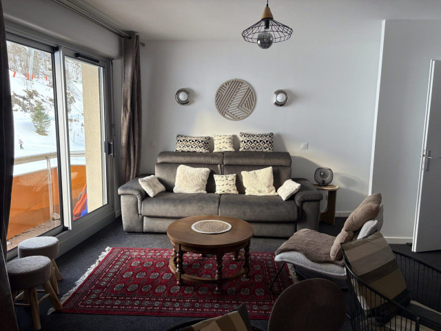 _lv_images__lot_0000000390_01_306358