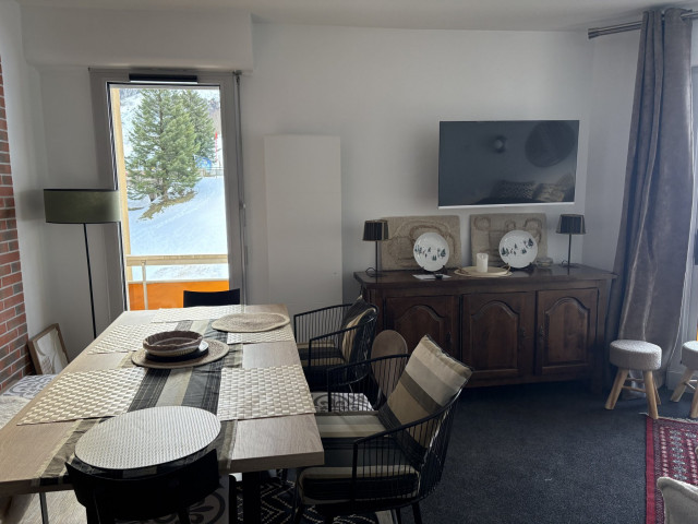 _lv_images__lot_0000000390_02_487831