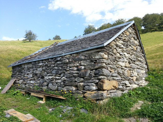 cabane-de-laga-de-haut-foret-du-gourzy©otebg.concordia