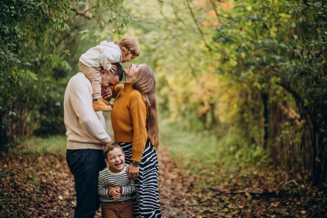 famille-automne-pexels-5113