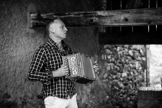 jl-mongauge4-jc-rivas-234486