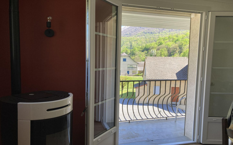 1440-gite-ger-vue-balcon