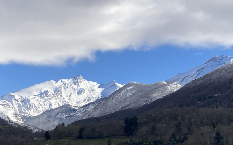 1440-gite-ger-vue-hiver