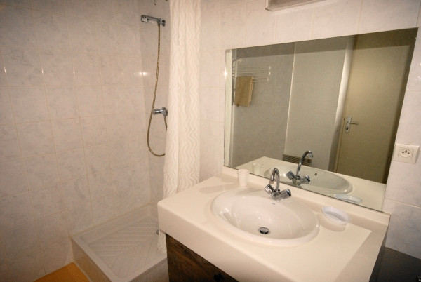 _lv_images__lot_0000000006_07_275597