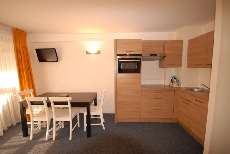 _lv_images__lot_0000000024_03_310237