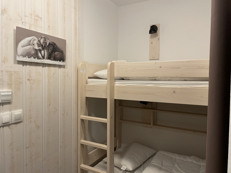 _lv_images__lot_0000000116_10_318031