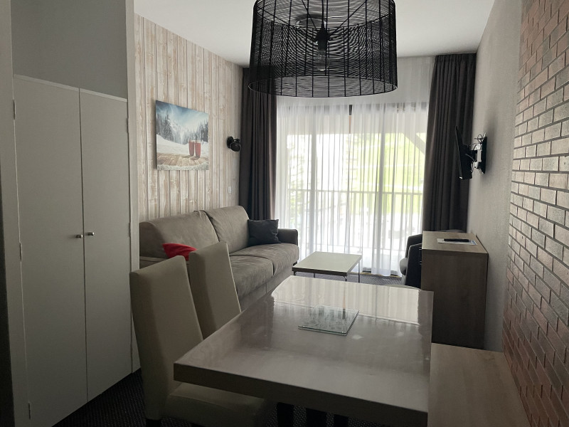 _lv_images__lot_0000000118_09_317976 _lv_images__lot_0000000118_09_317976