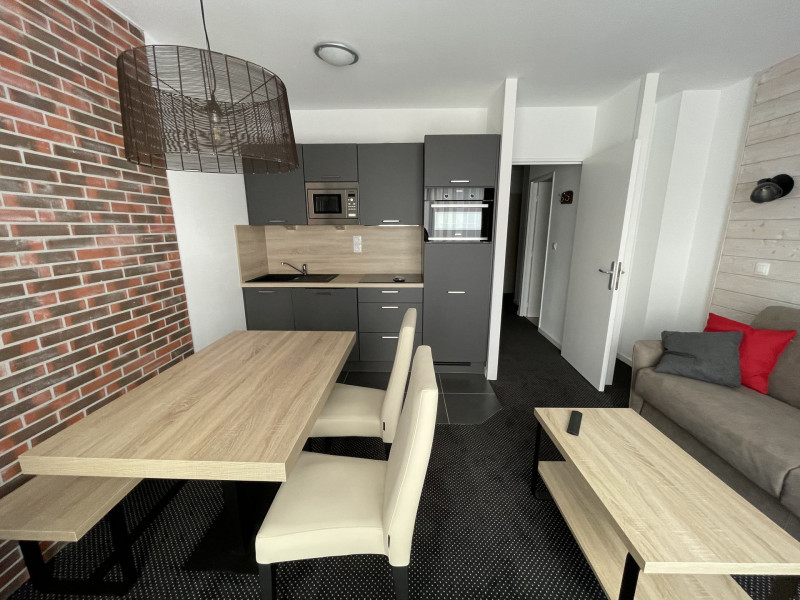 _lv_images__lot_0000000122_01_318053