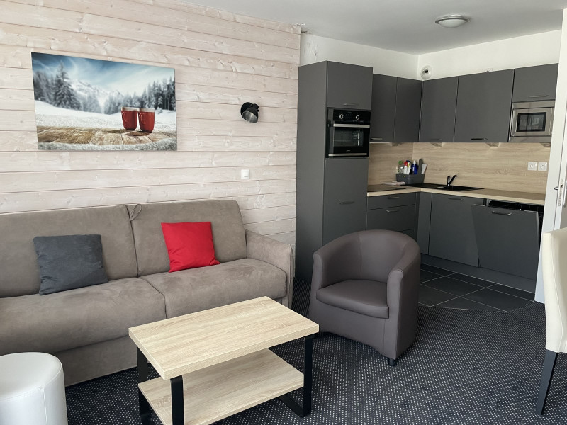 _lv_images__lot_0000000123_01_320133