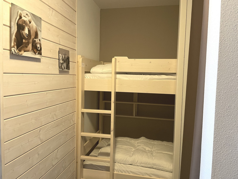 _lv_images__lot_0000000123_09_320141