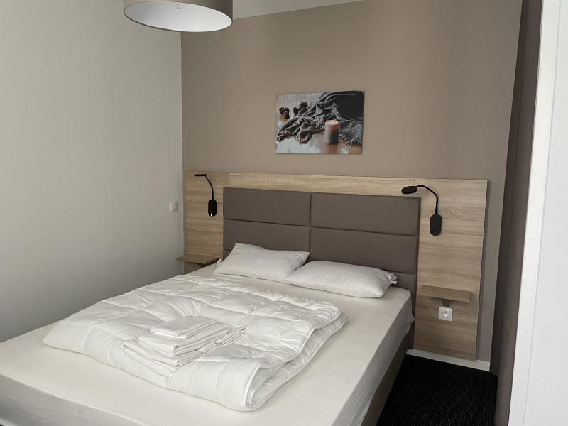 _lv_images__lot_0000000125_07_317870