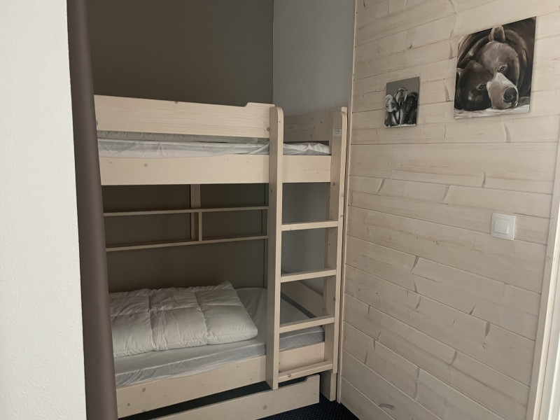 _lv_images__lot_0000000125_08_317871