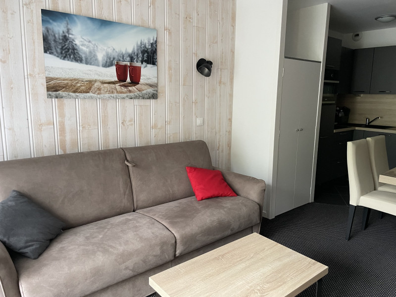 _lv_images__lot_0000000131_08_318080 _lv_images__lot_0000000131_08_318080