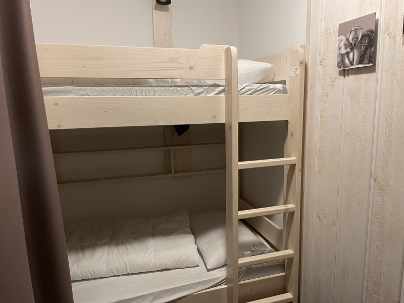 _lv_images__lot_0000000131_09_339833