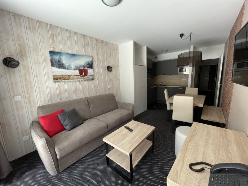 _lv_images__lot_0000000140_01_339847 _lv_images__lot_0000000140_01_339847