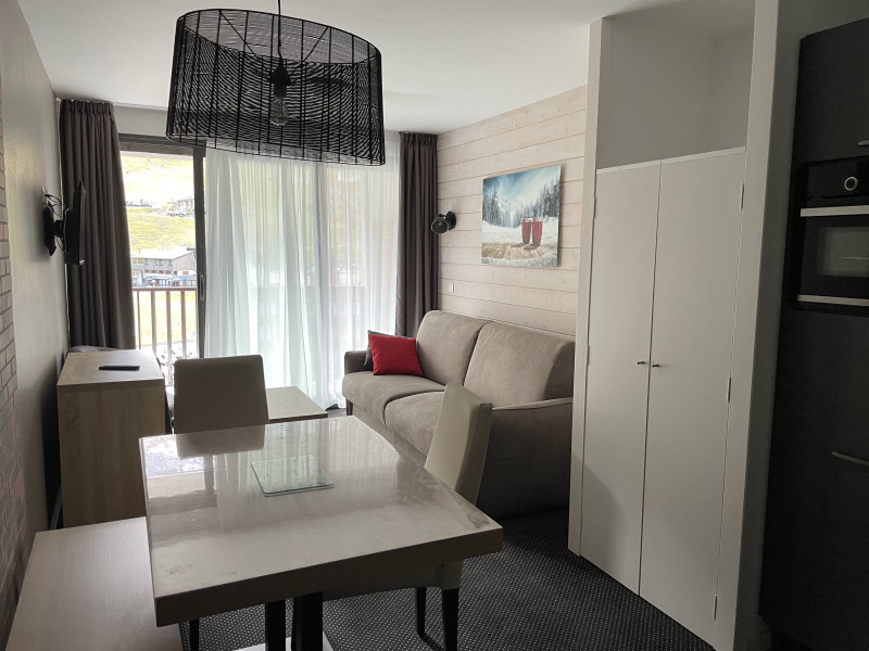 _lv_images__lot_0000000142_02_342112