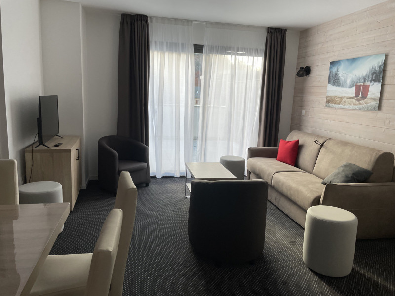 _lv_images__lot_0000000146_03_319837