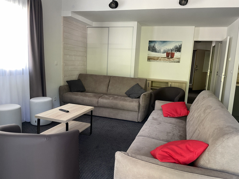 _lv_images__lot_0000000148_03_319746