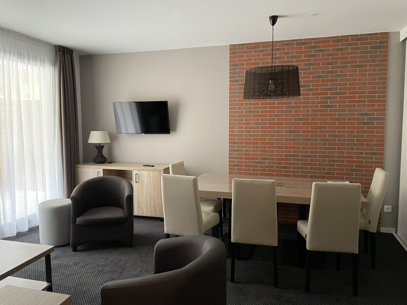 _lv_images__lot_0000000153_02_317585