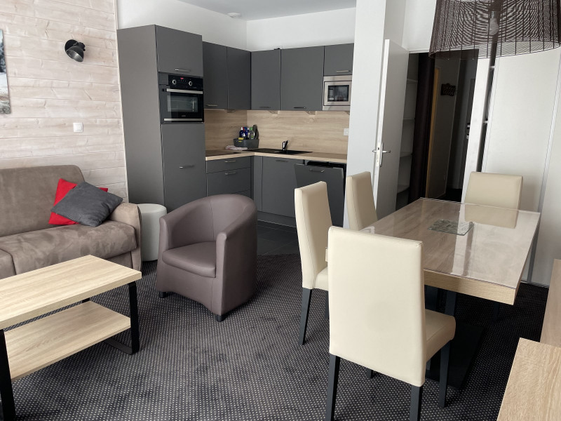 _lv_images__lot_0000000155_01_320029