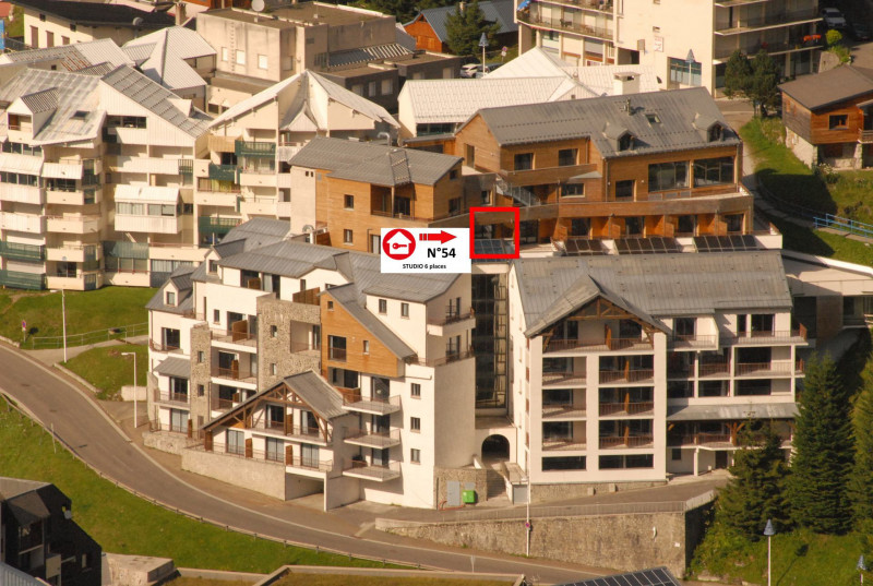 _lv_images__lot_0000000155_04_317785