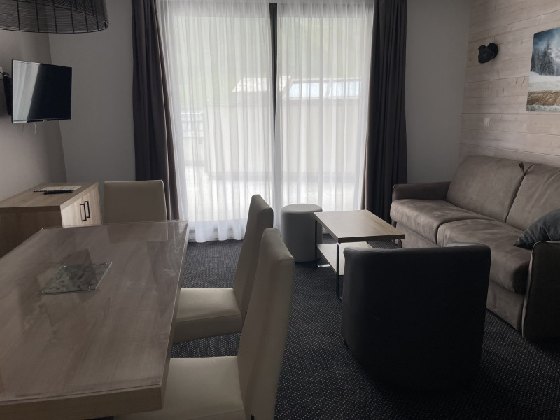 _lv_images__lot_0000000155_12_343090