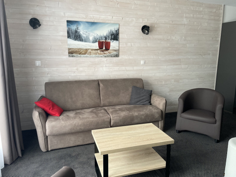 _lv_images__lot_0000000157_11_321082