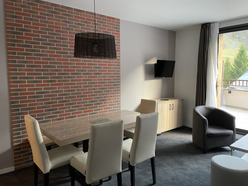 _lv_images__lot_0000000158_03_342840