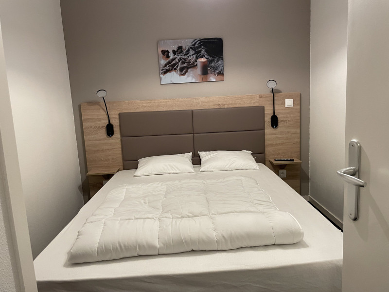 _lv_images__lot_0000000159_08_349006