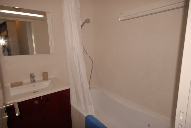 _lv_images__lot_0000000244_06_291660